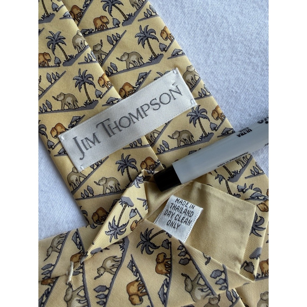 Jim Thompson	Yellow Eleplant Palm Foulard	100% Silk	Tie Necktie Made In Thailand